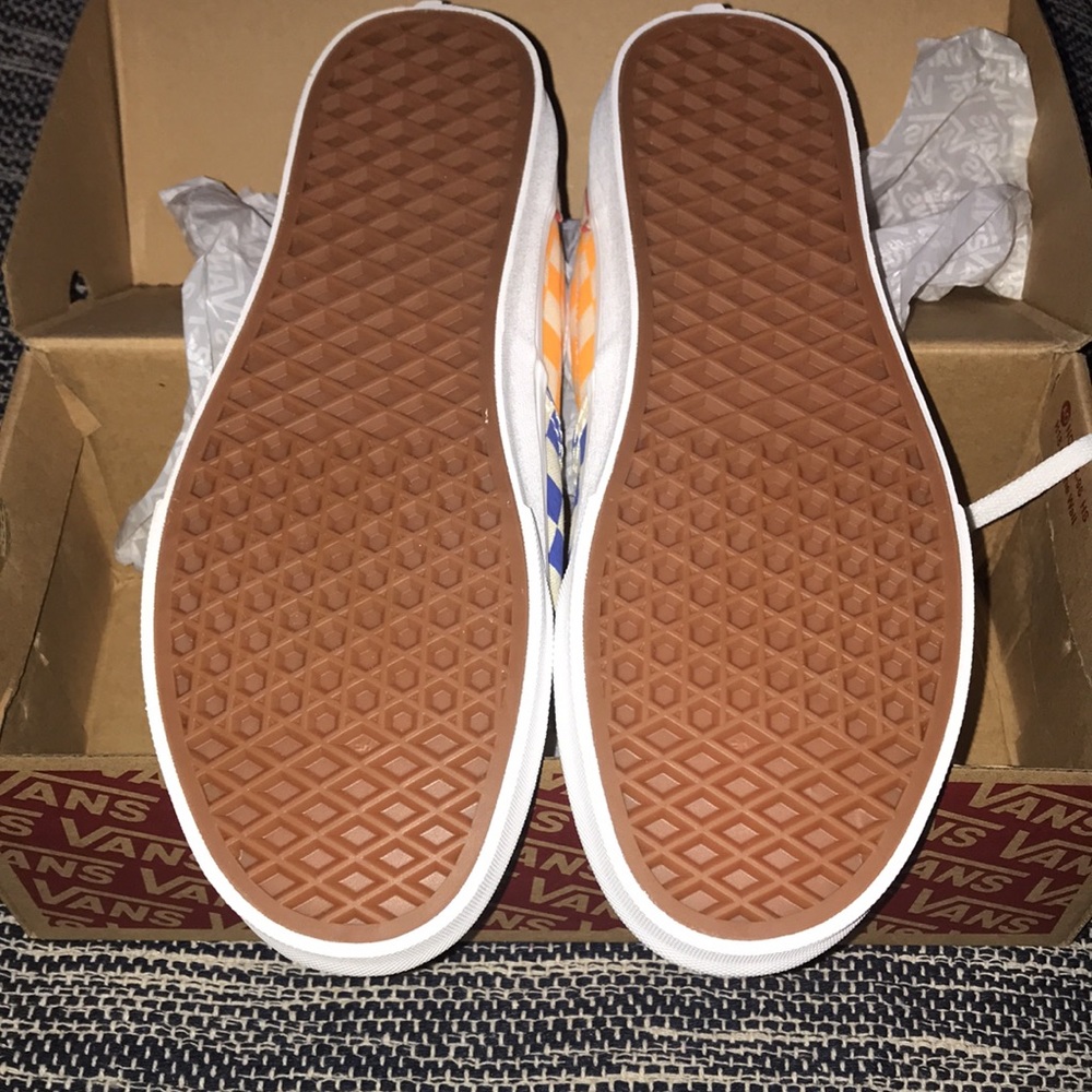 New Vans Size 9 Multicolor checker board🥰 - Picture 6 of 8